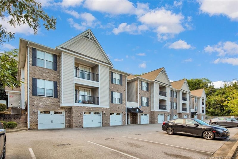 210 Fountainhead Ln #104, Fayetteville, NC 28301