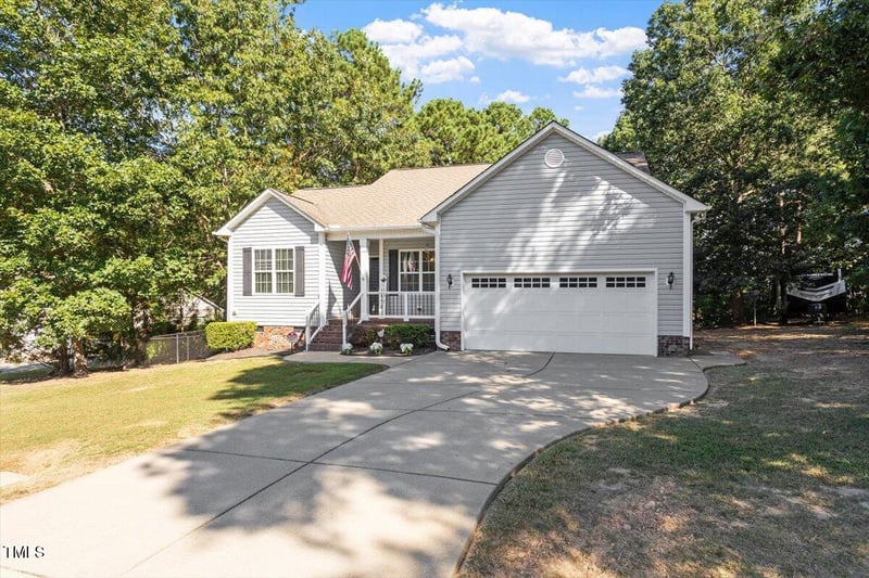 210 Fox Chase Ln, Smithfield, NC 27577