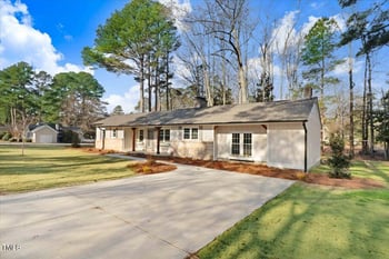 210 General Lee Ave, Dunn, NC 28334
