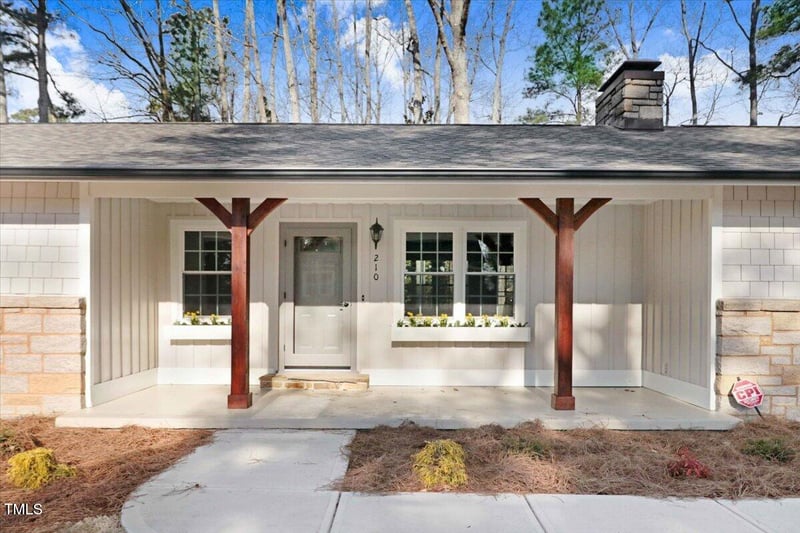 210 General Lee Ave, Dunn, NC 28334