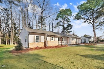 210 General Lee Ave, Dunn, NC 28334
