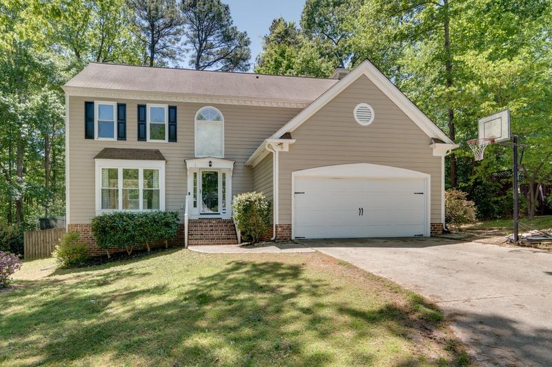 210 Gettysburg Dr, Cary, NC 27513