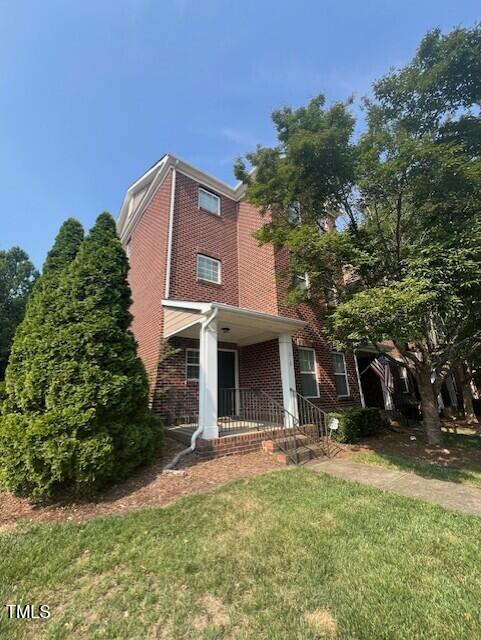 210 Grindstone Dr, Apex, NC 27502