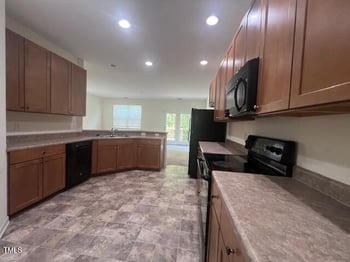 210 Grindstone Dr, Apex, NC 27502
