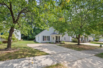 210 Highgate Cir, Wake Forest, NC 27587