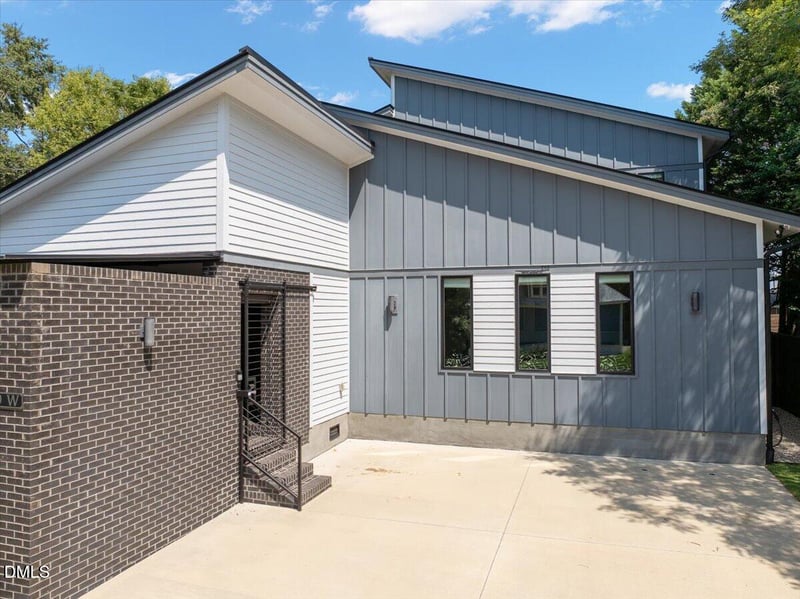 210 W Horne St, Clayton, NC 27520