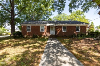 210 Hughes St, Apex, NC 27502