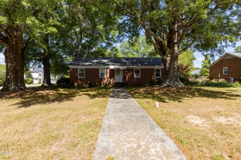 210 Hughes St, Apex, NC 27502