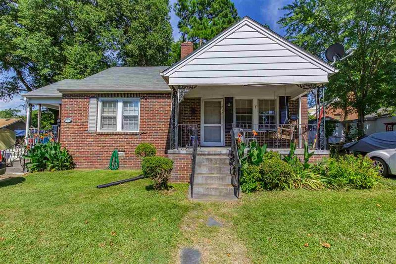 210 James St, Burlington, NC 27215