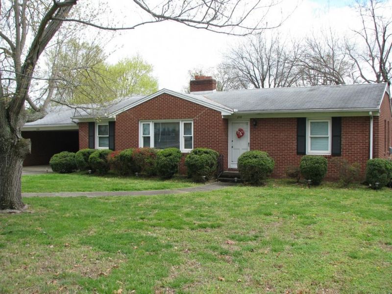 210 Jones St, Graham, NC 27253