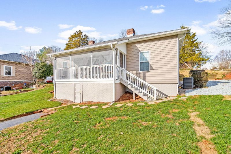 210 Kerr Dr, Roxboro, NC 27573