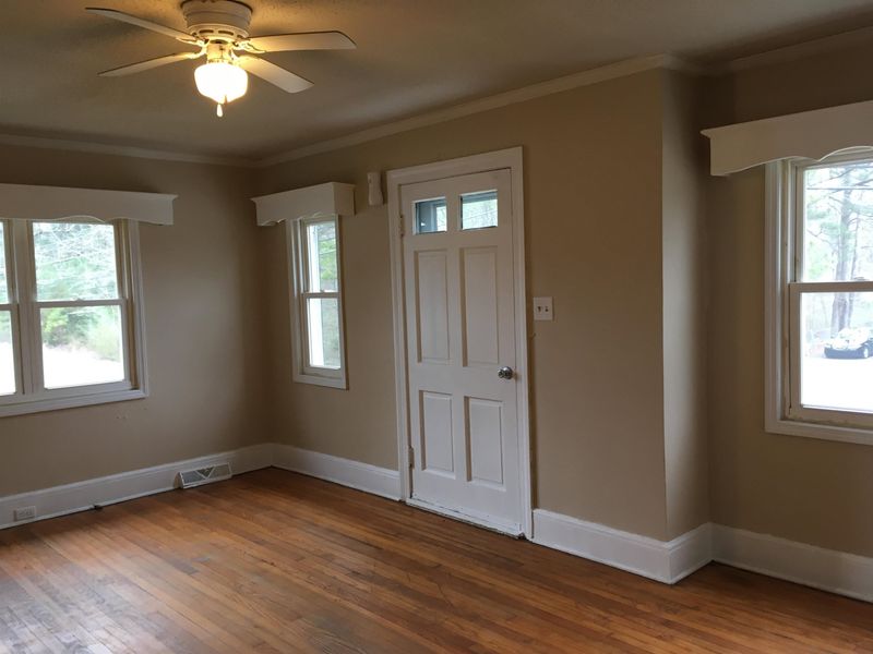 210 E Lyon St, Creedmoor, NC 27522
