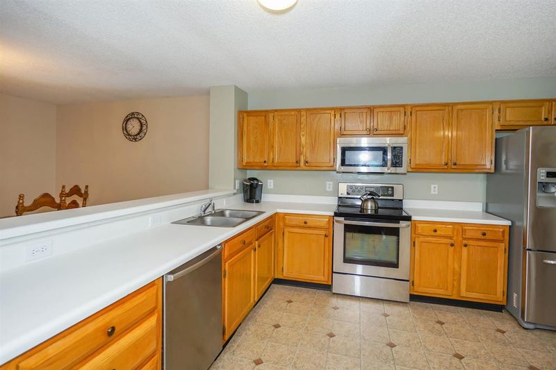 210 Martins Point Pl, Cary, NC 27519