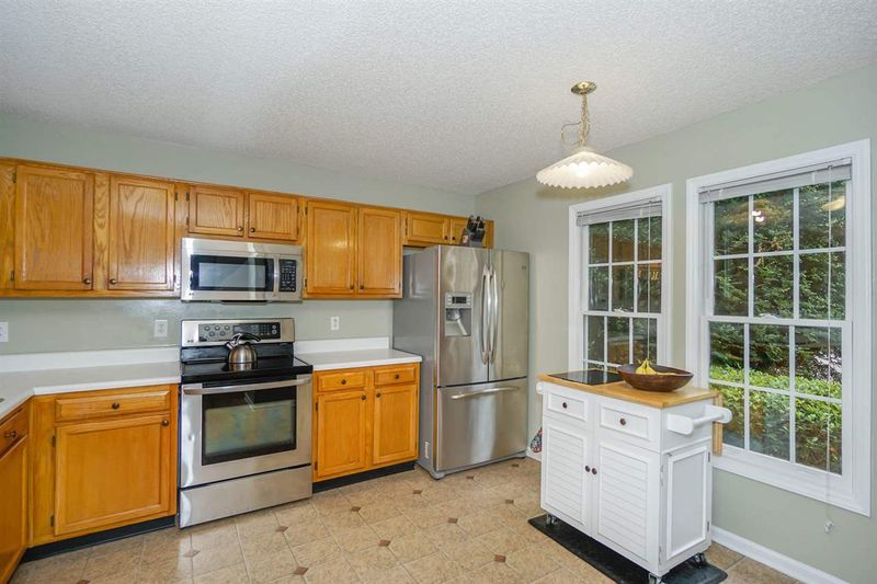 210 Martins Point Pl, Cary, NC 27519