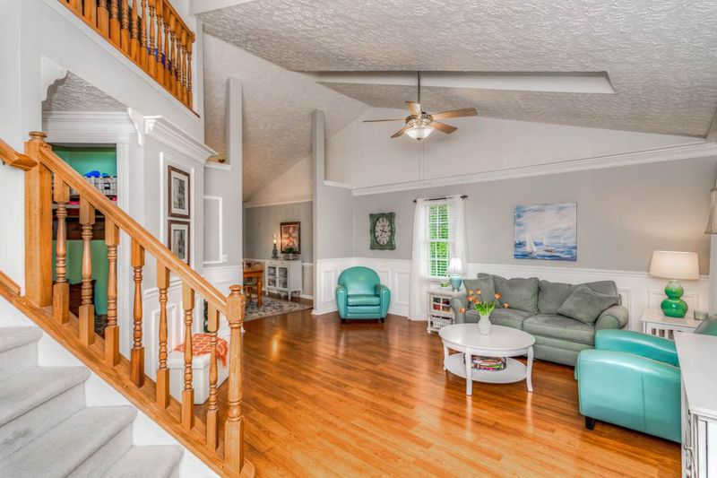 210 Maumee Ct, Cary, NC 27513