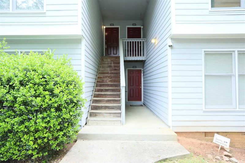 210 Mcgregor Dr, Chapel Hill, NC 27514
