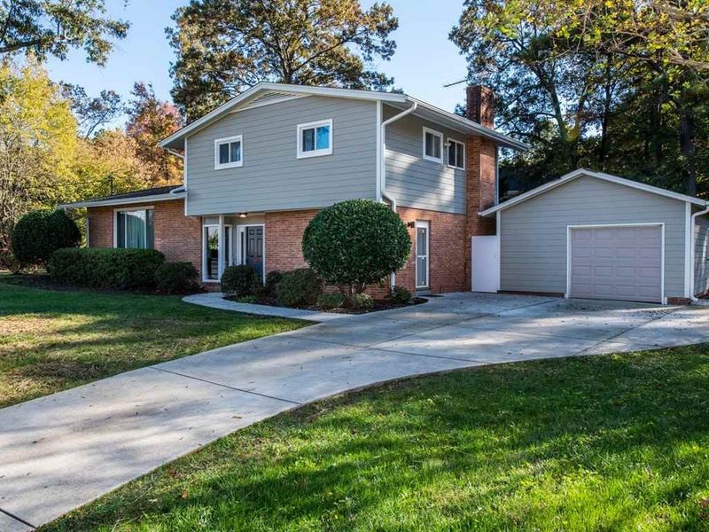 210 Meadow Dr, Cary, NC 27511