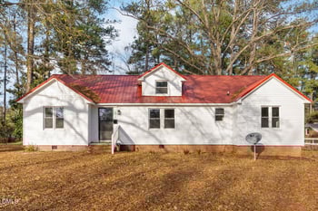 210 Monroe Ave, Sanford, NC 27330