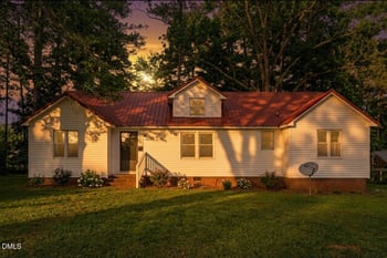 210 N Monroe Ave, Sanford, NC 27330