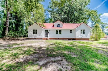 210 Monroe Ave, Sanford, NC 27330