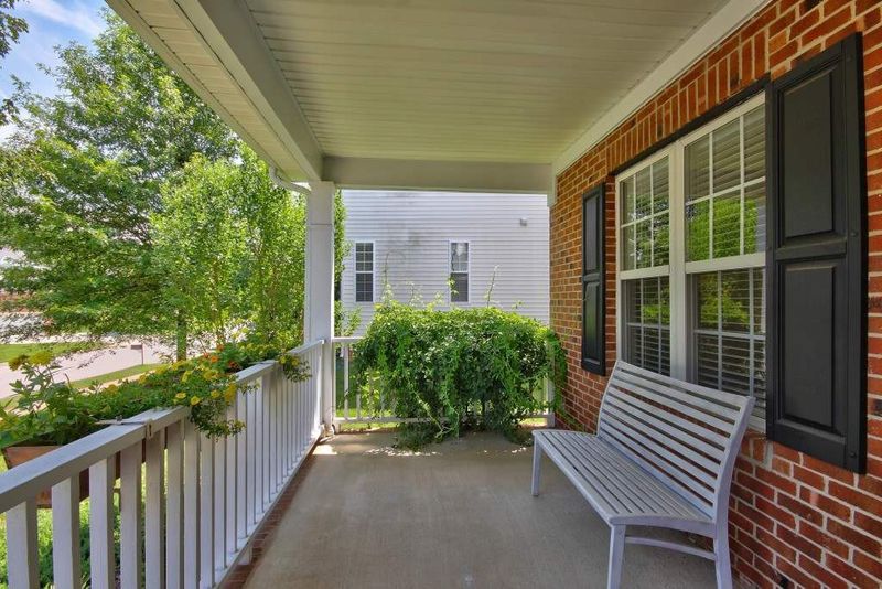 210 Moravia Ln, Cary, NC 27513