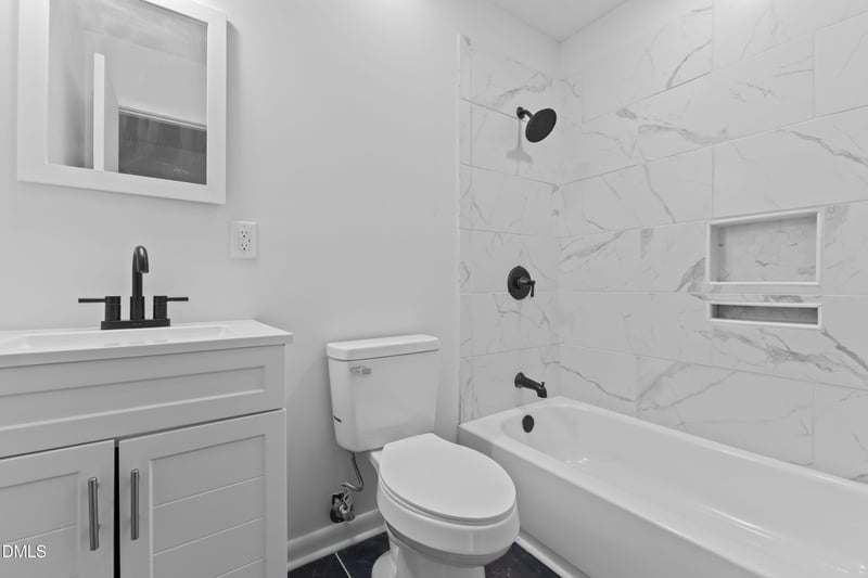 210 Murray Folk Dr, Fayetteville, NC 28314