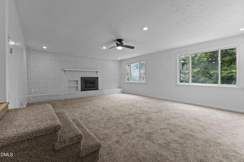 210 Murray Folk Dr, Fayetteville, NC 28314