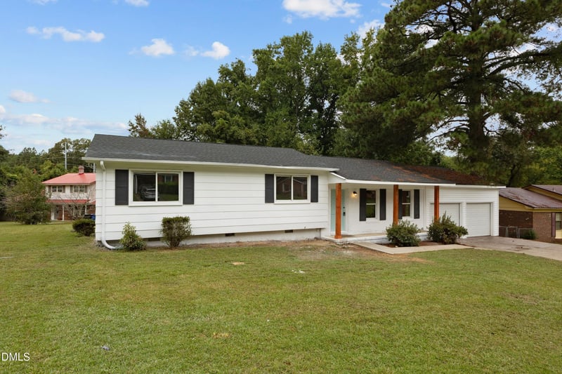210 Murray Folk Dr, Fayetteville, NC 28314