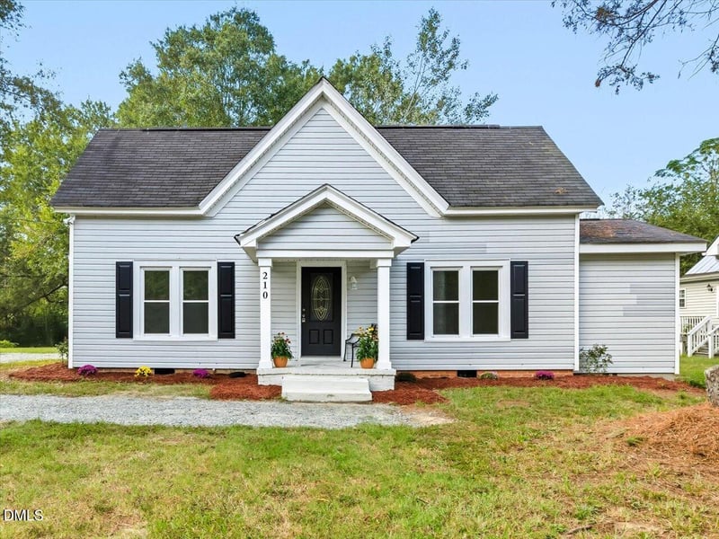 210 Oak St, Zebulon, NC 27597