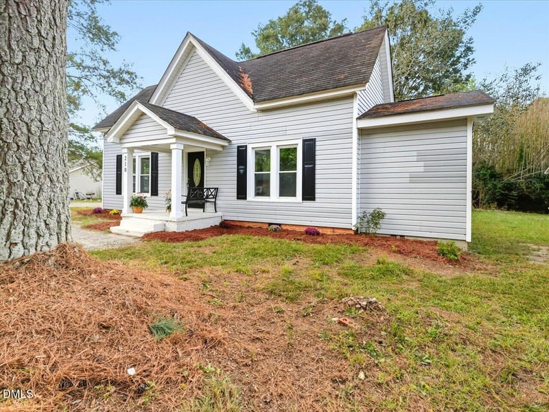 210 Oak St, Zebulon, NC 27597