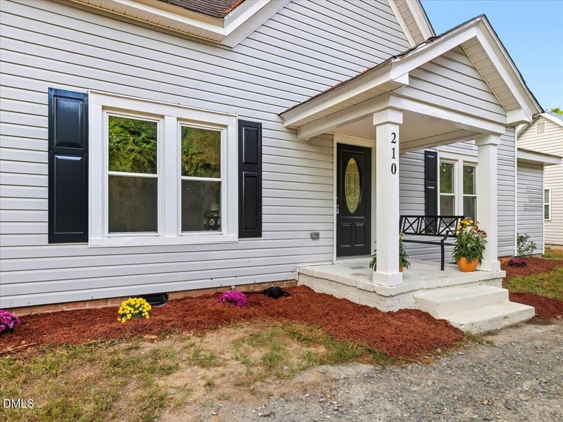 210 Oak St, Zebulon, NC 27597
