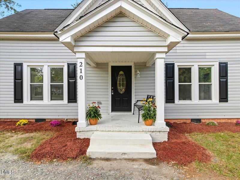 210 Oak St, Zebulon, NC 27597