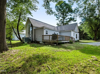 210 W Oak St, Zebulon, NC 27597