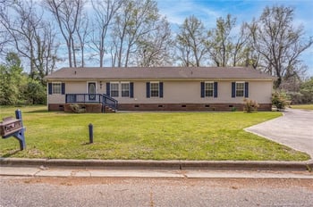 210 Pierce St, Warsaw, NC 28398