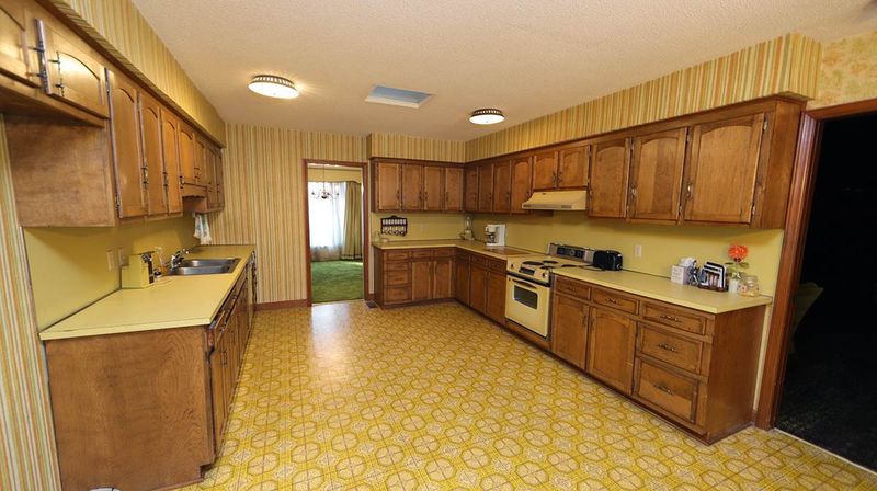 210 Queensferry Rd, Cary, NC 27511