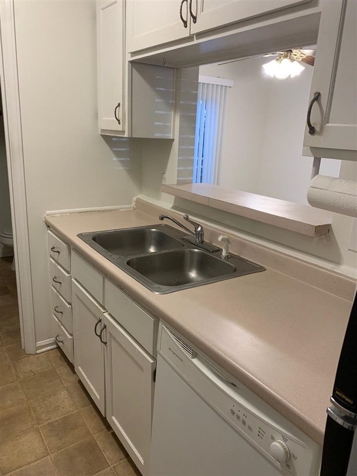 210 Rosebrooks Dr, Cary, NC 27513