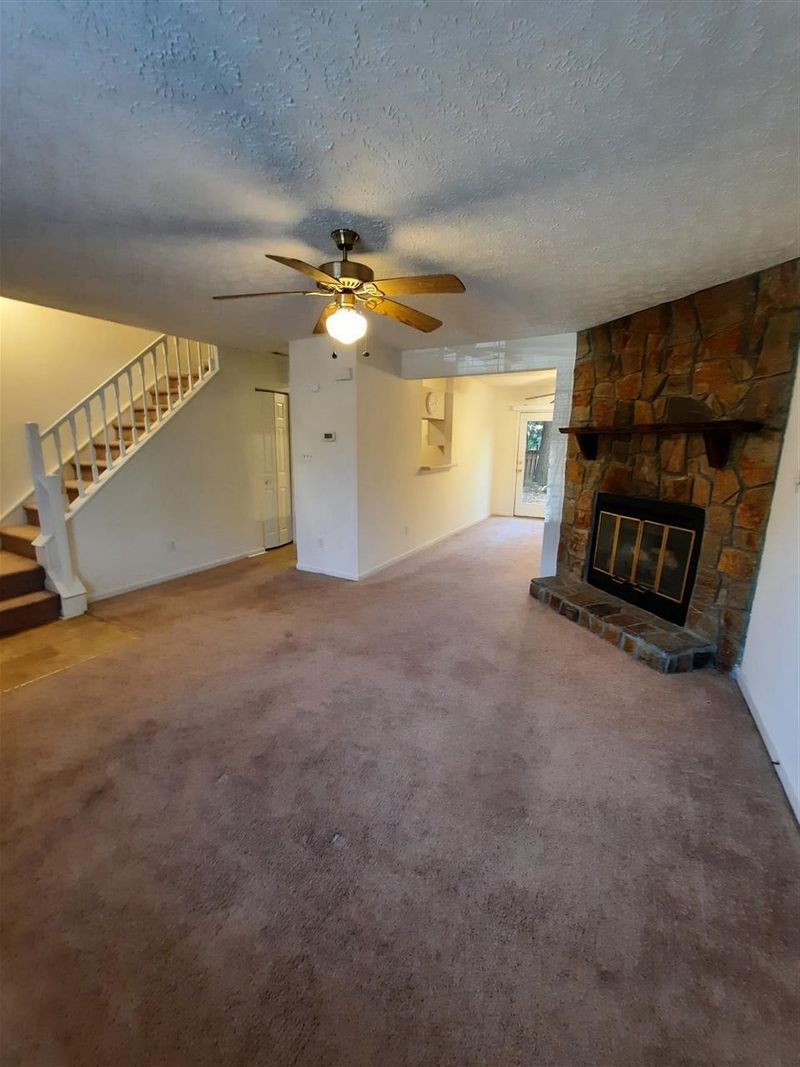 210 Rosebrooks Dr, Cary, NC 27513