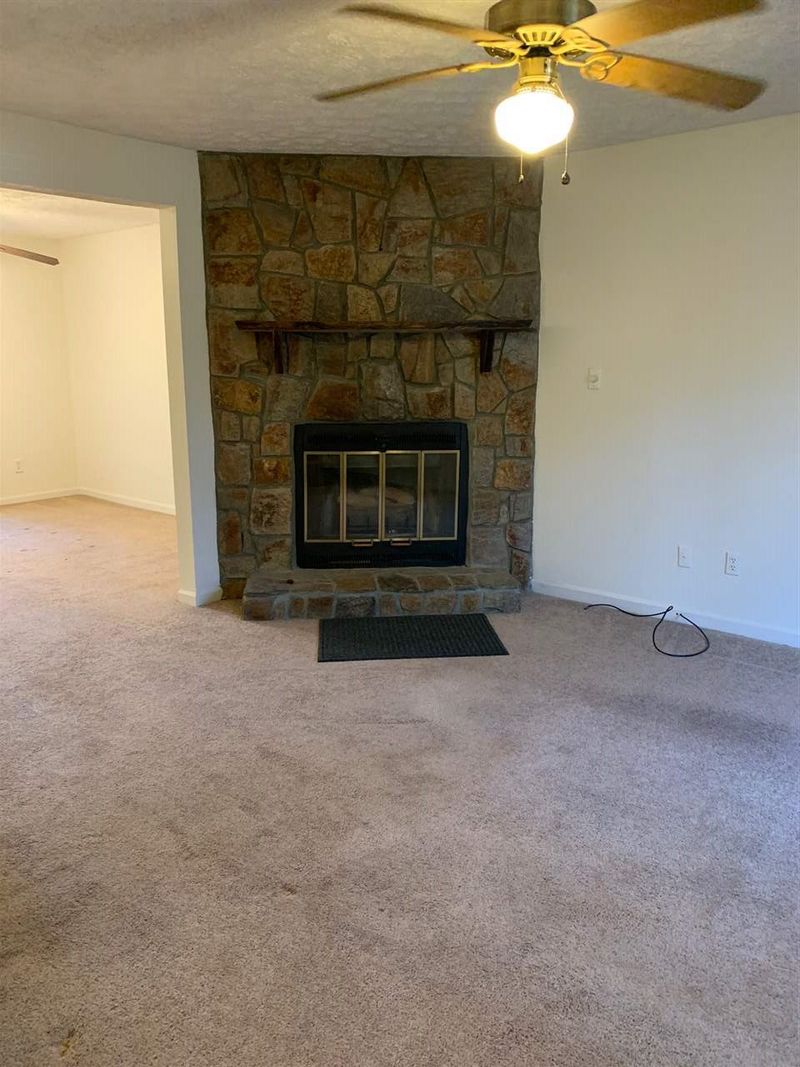 210 Rosebrooks Dr, Cary, NC 27513
