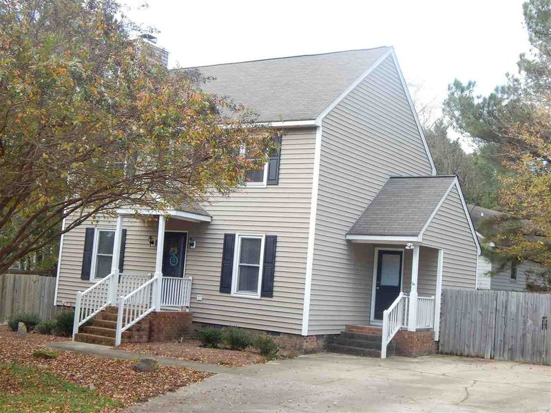 210 Southampton Dr, Knightdale, NC 27545