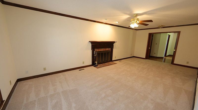 210 Sparrow Dr, Wake Forest, NC 27587