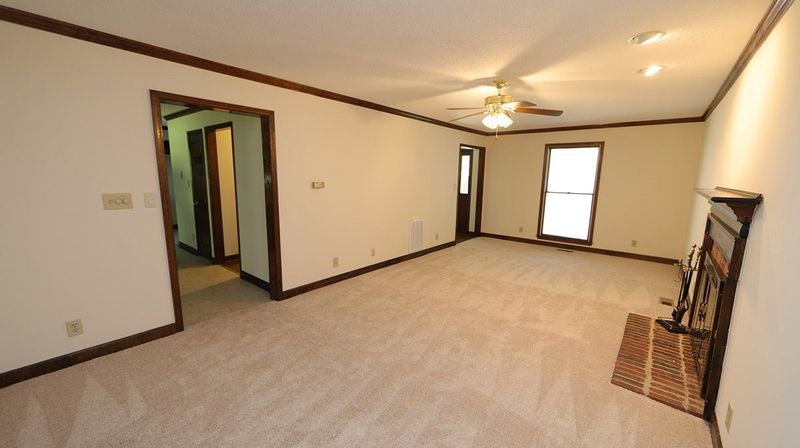210 Sparrow Dr, Wake Forest, NC 27587