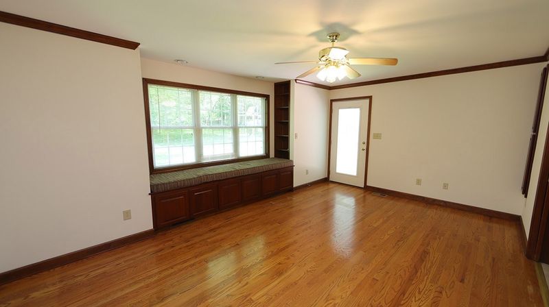 210 Sparrow Dr, Wake Forest, NC 27587