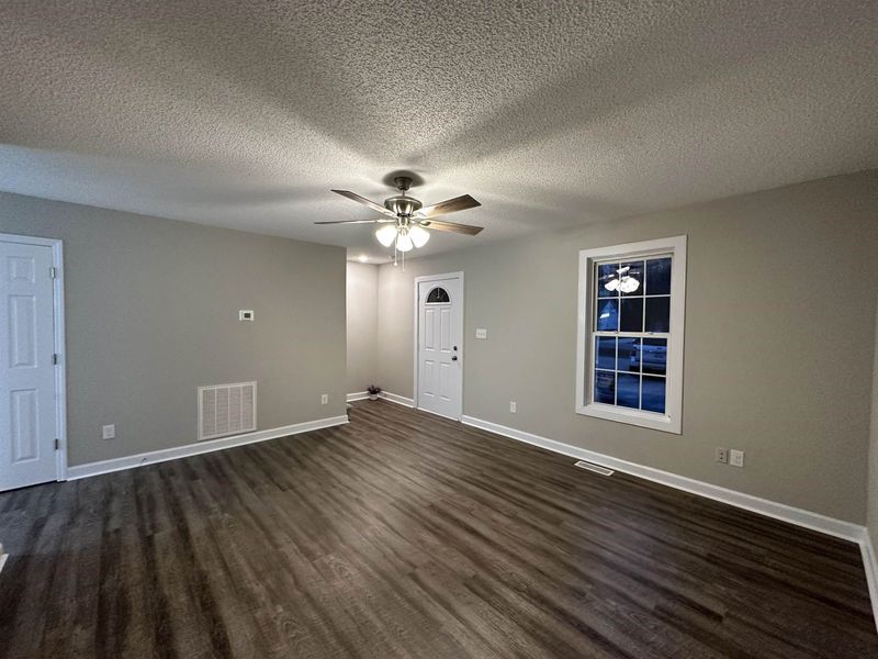 210 St James Ct, Clayton, NC 27520