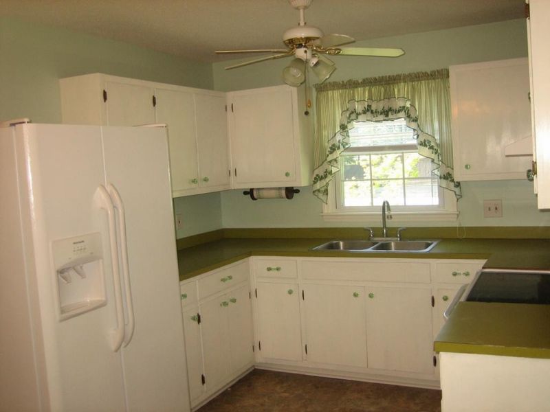 210 S Third St, Mebane, NC 27302