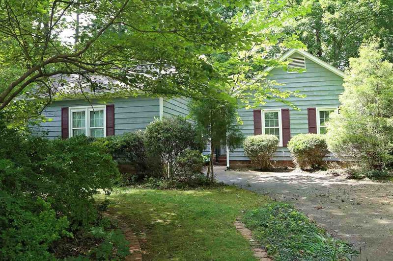 210 Trappers Run Dr, Cary, NC 27513