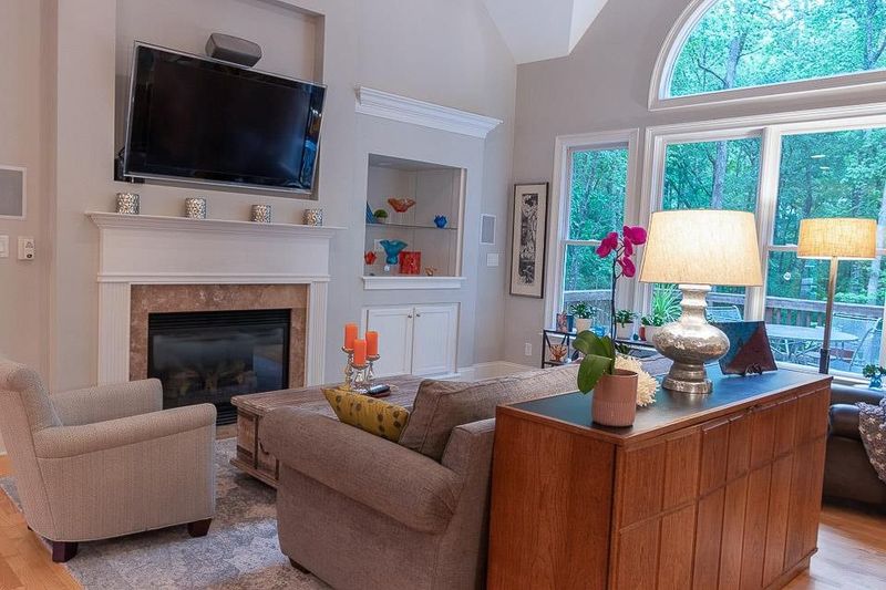 210 Turtleback Crossing Dr, Chapel Hill, NC 27516