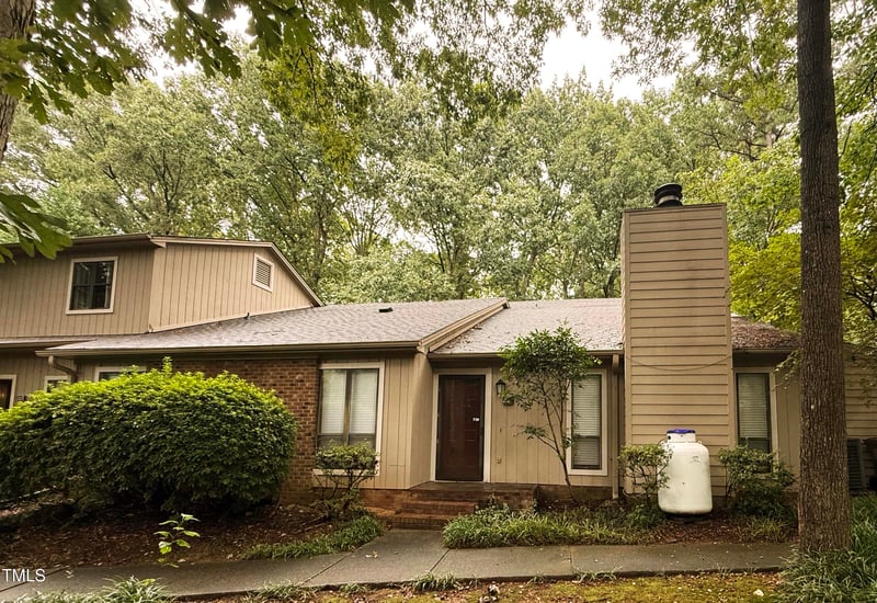 210 Twin Oaks Pl, Cary, NC 27511