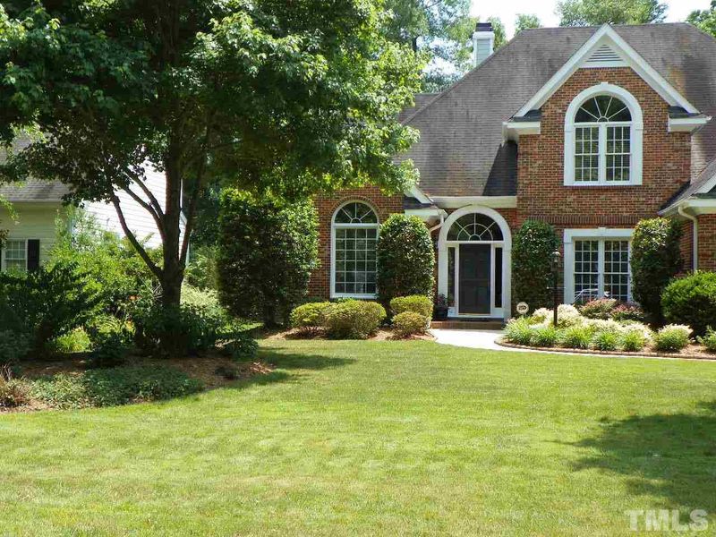 210 Whisperwood Dr, Cary, NC 27158