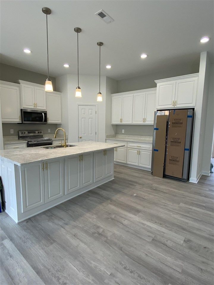 210 Winterlochen Dr, Dunn, NC 28334