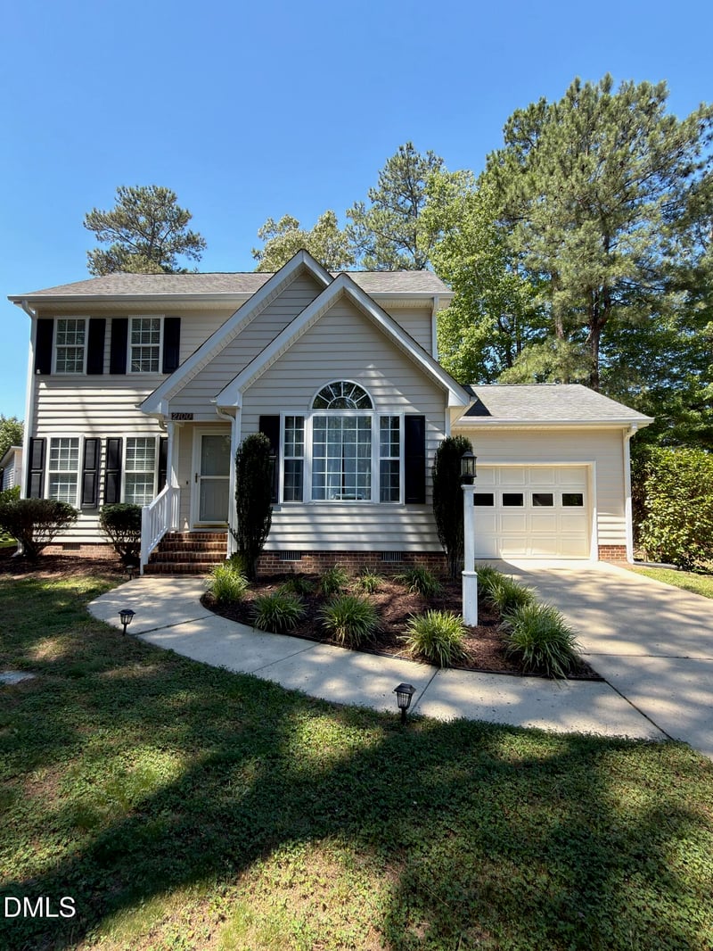 2100 Bridgeport Cir, Sanford, NC 27330